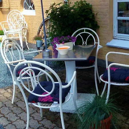 بيت ريفي Solyst Kro- Restaurant Og I/s 2*